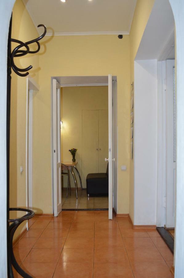 Owl Home Odessa Cozy Spacious Apartment In A Quiet Center Between Deribasovskaya And Privoz Eksteriør bilde