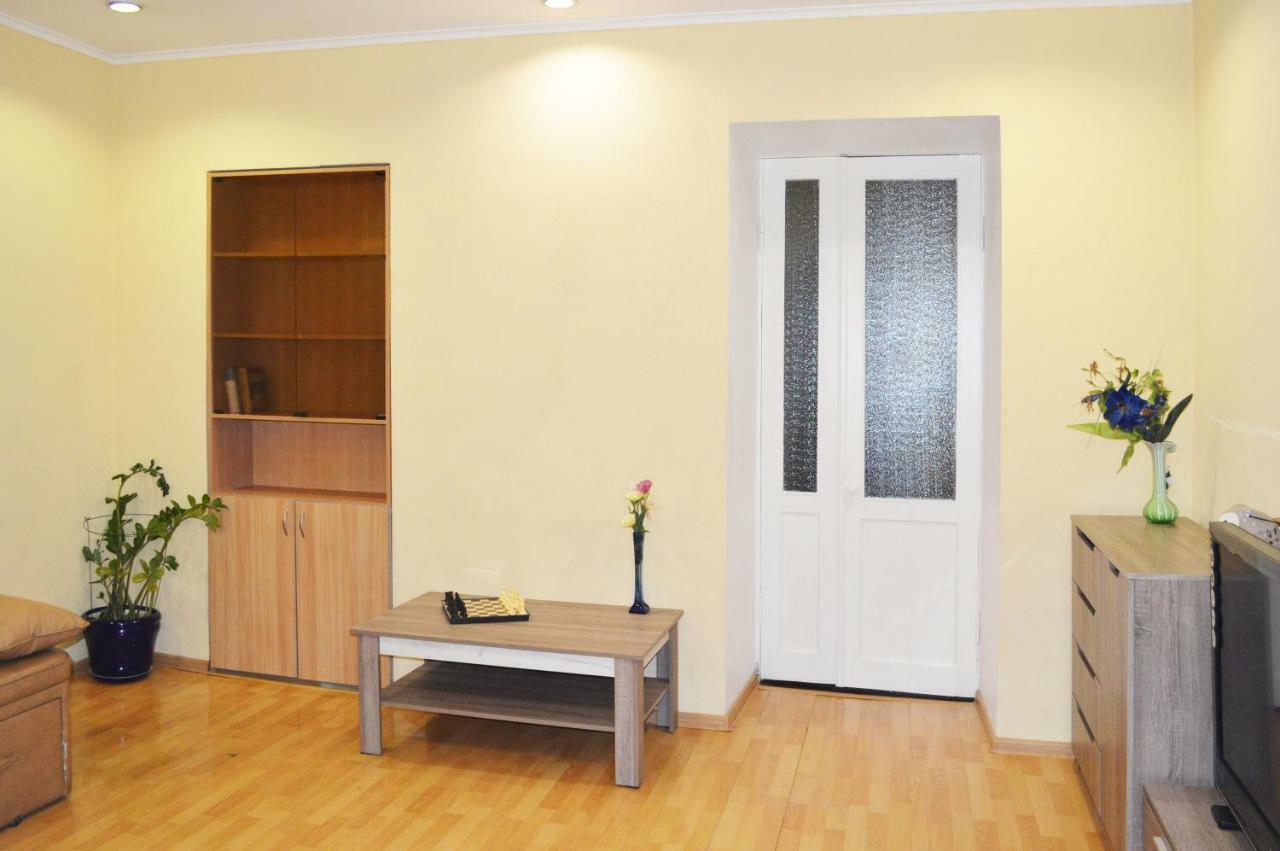 Owl Home Odessa Cozy Spacious Apartment In A Quiet Center Between Deribasovskaya And Privoz Eksteriør bilde